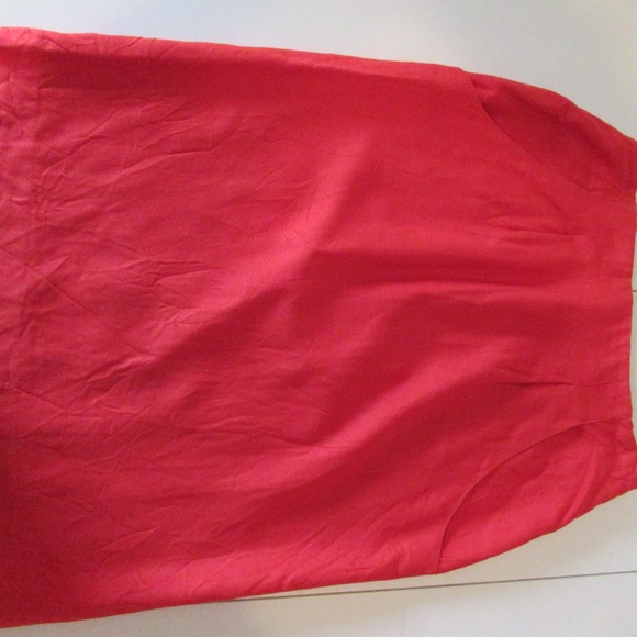 August Silk Red 100% silk skirt - Picture 4 of 12